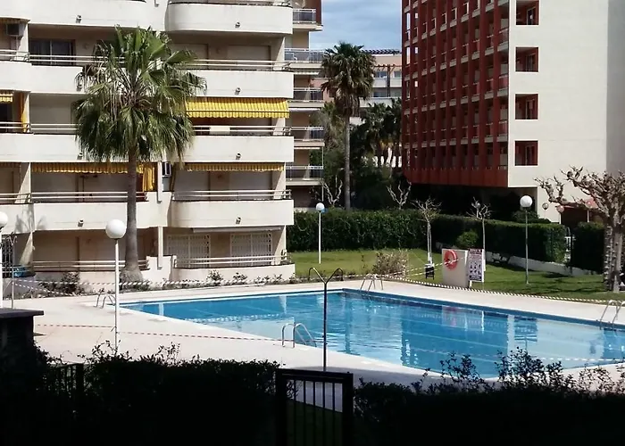 아파트 Bonito Con Varias Piscinas 살루