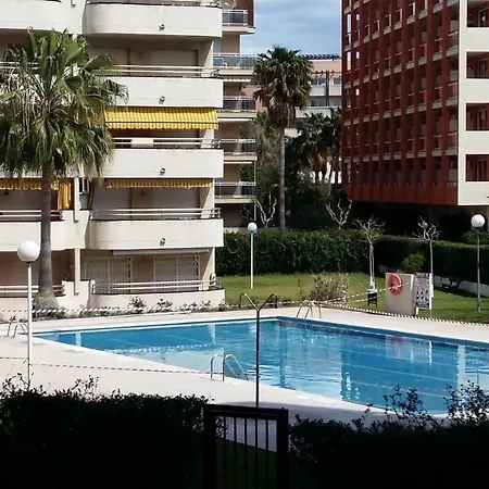 아파트 Bonito Con Varias Piscinas 살루