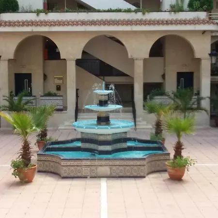 Bonito Con Varias Piscinas